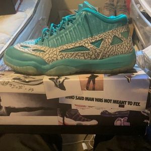 Jordan 11 ie teal